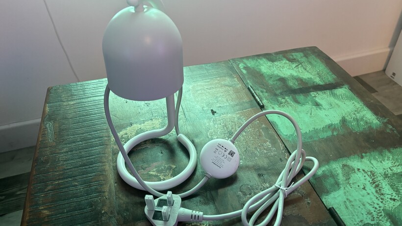 SwitchBot Smart Candle Warmer Lamp Review: A Niche Yet Brilliant Smart Home Addition