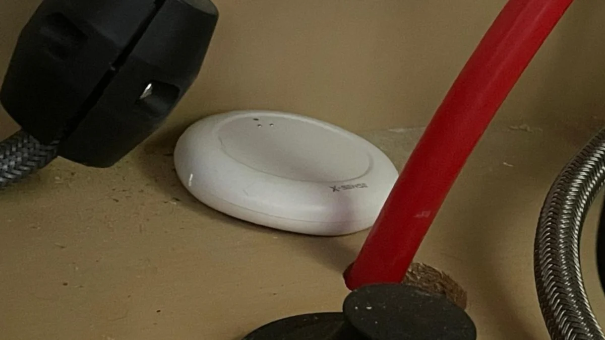 X-Sense SWS0A Ultra-thin Smart Water Leak Alarm: A Discreet Guardian Against Household Floods