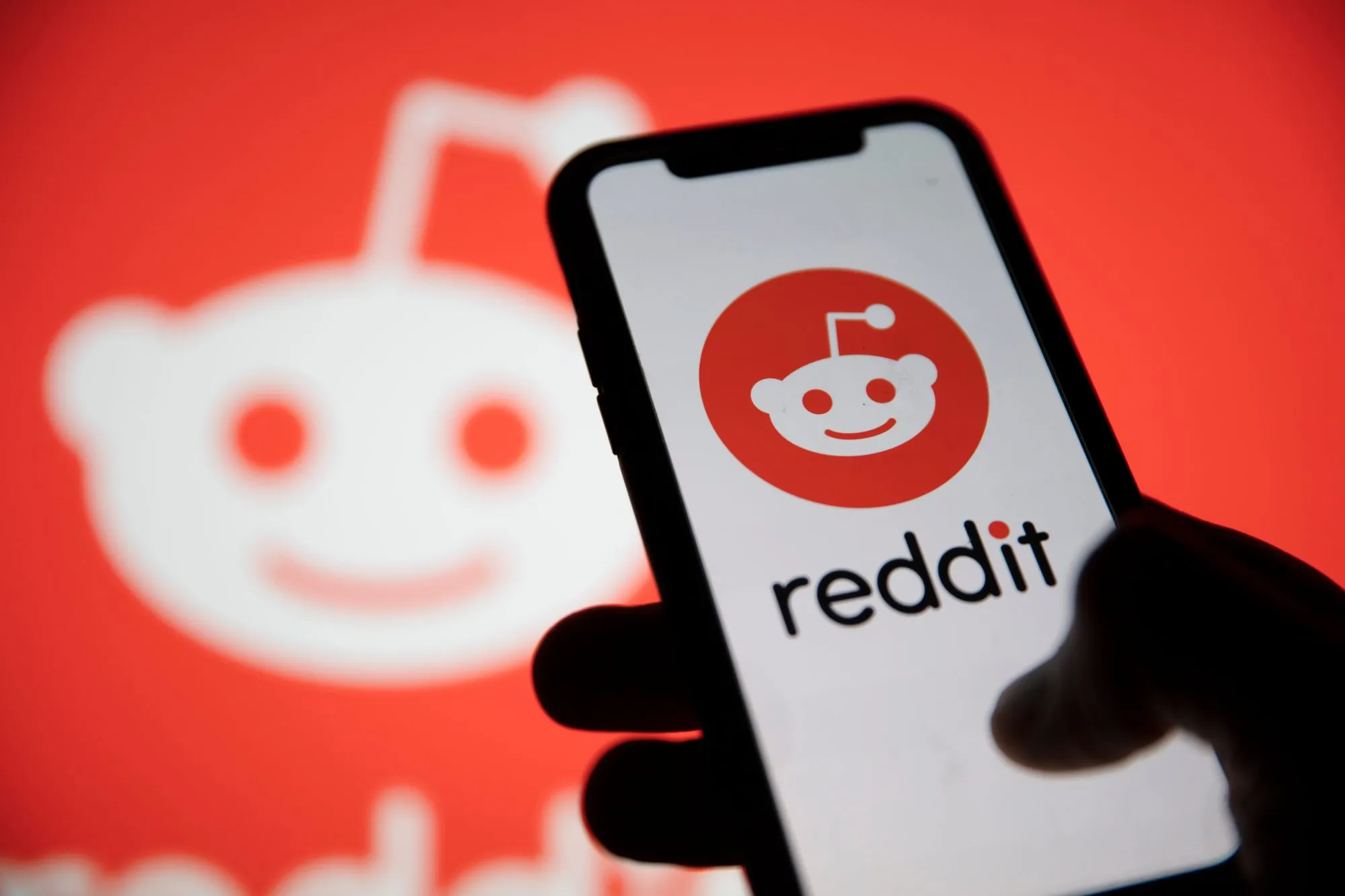 Reddit Navigates AI Era by Pivoting to Primarily Logged-In User Experience